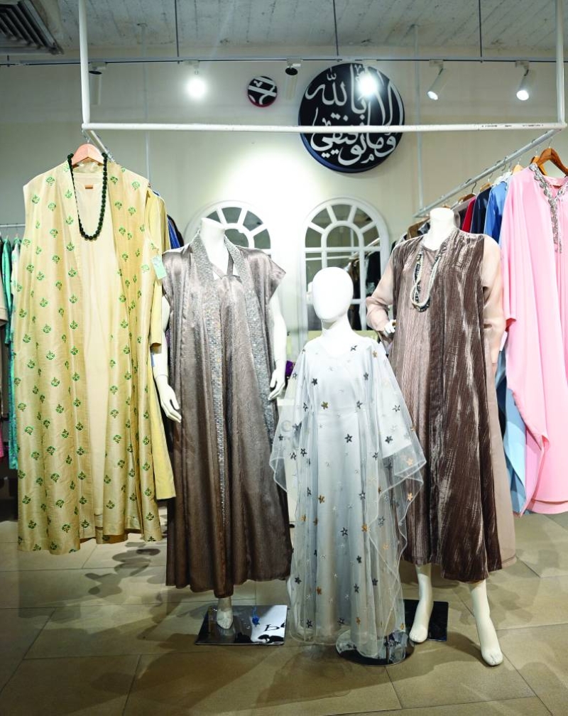 ملابس ودراريع نسائية 