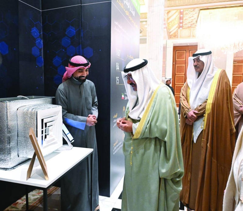 


صاحب السمو يطلع على إنجاز آخر 