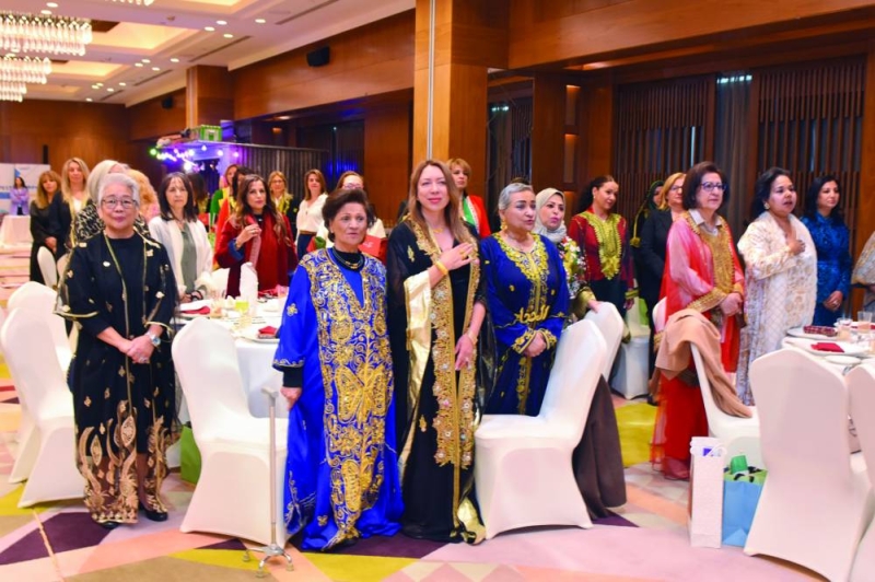 حضور الاحتفالية خلال عزف السلام الوطني