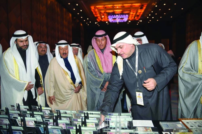 جولة بالمعرض المصاحب للفعالية 