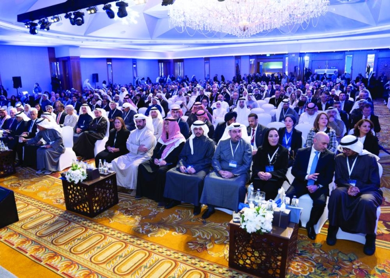 


كبار الشخصيات خلال المؤتمر 