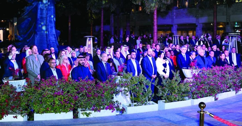 حضور دبلوماسي وجماهيري كبير