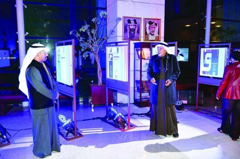 


النبهان خلال جولته في المعرض 