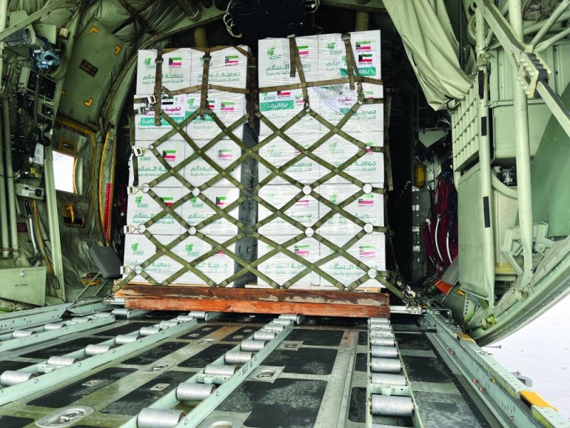 المساعدات الغذائية المتنوعة متجهة للأشقاء السوريين