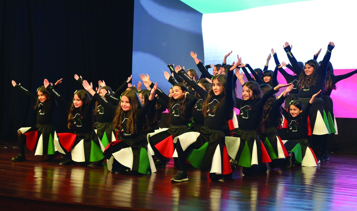 فقرة فنية في الحفل لزهرات التربية