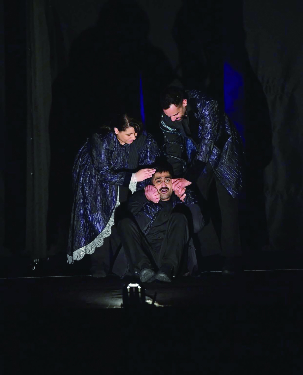 


الكليبي وحسين الحداد وسلمى شريف 