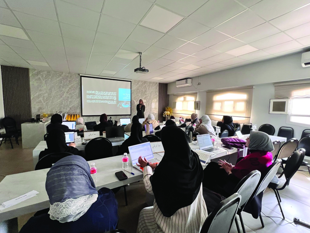 


مها العنزي تُحاضر لمعلمات منطقة الفروانية 