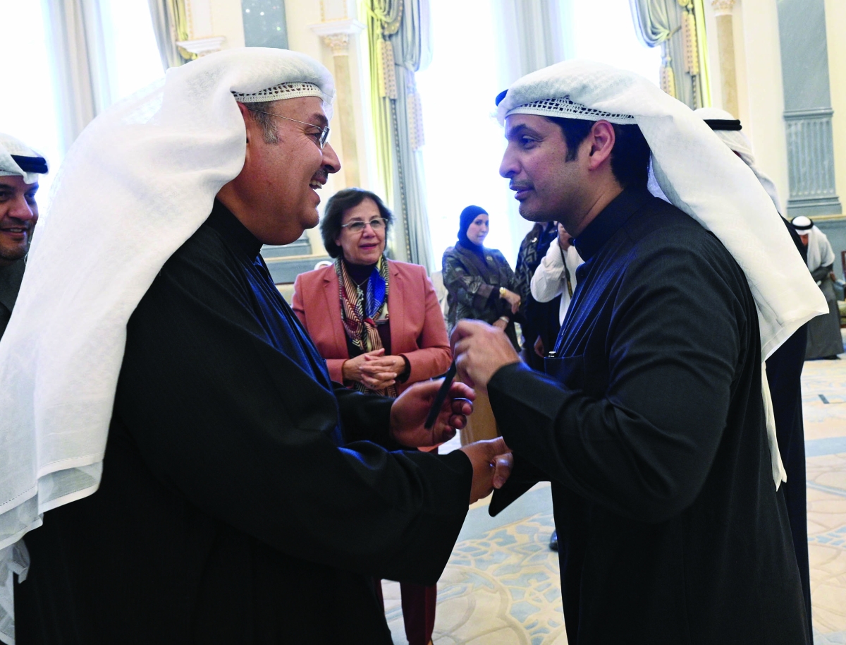 


حديث باسم بين المطيري والجاسم 