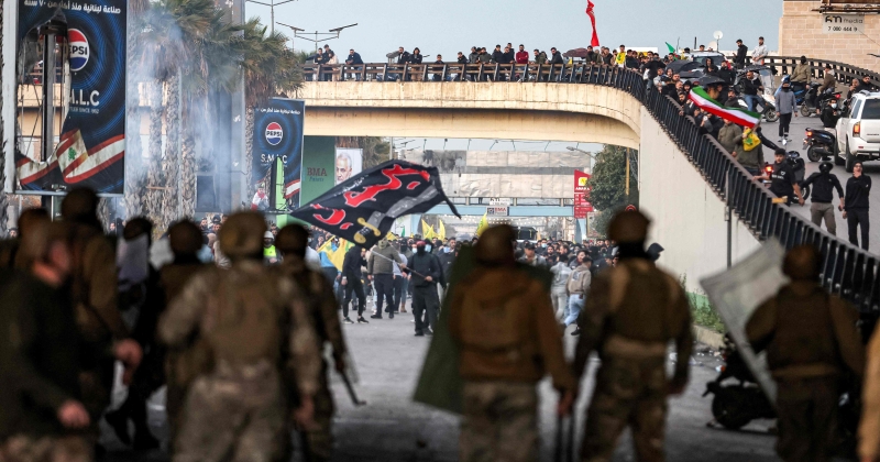 أزمة الطائرة الإيرانية رأس جبل جليد عنوانه... مأزق «حزب الله» - الراي