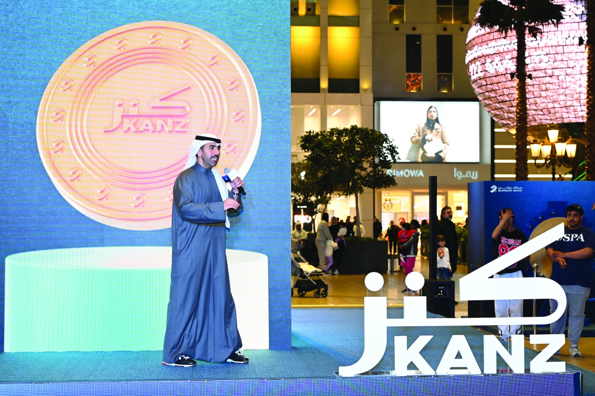 


مقدم الحفل عبدالله مال الله يفتتح الاحتفال 