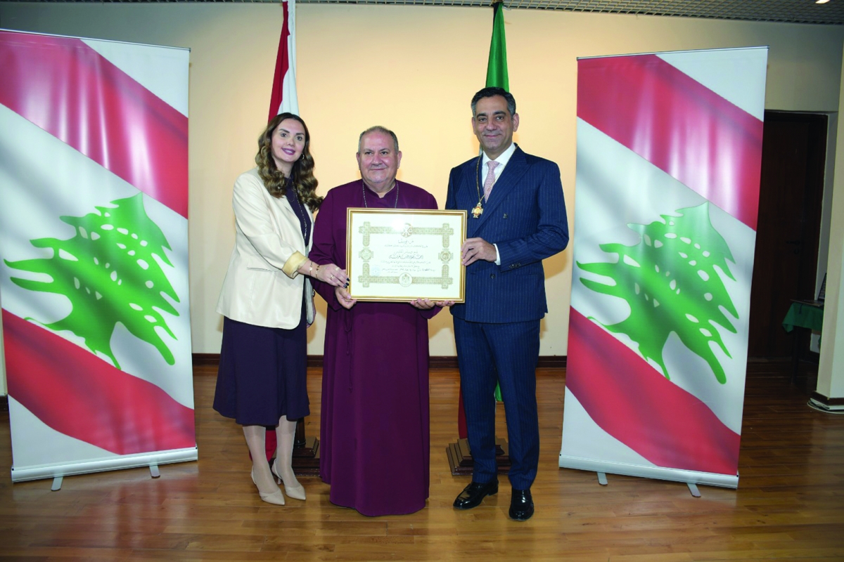 بطرس غريب يكرّم عرفة