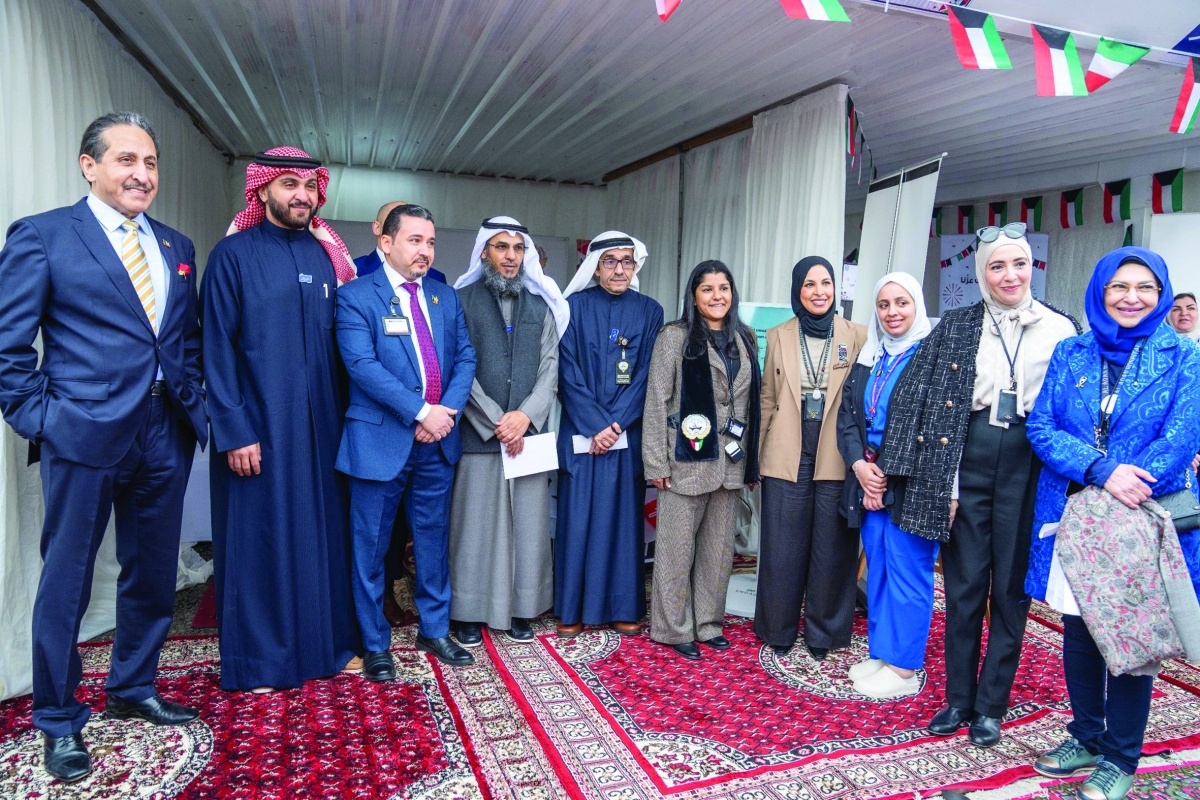 عدد من المشاركين في الاحتفال