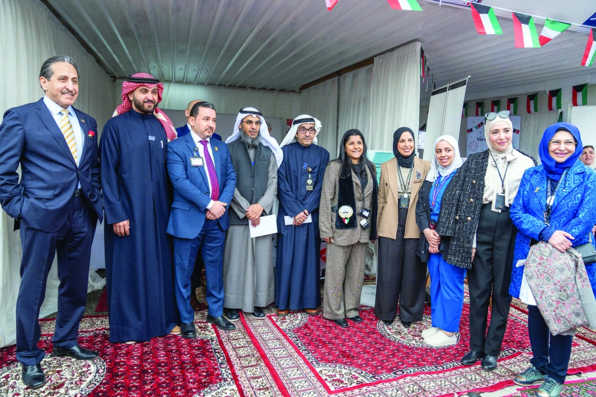 عدد من المشاركين في الاحتفال