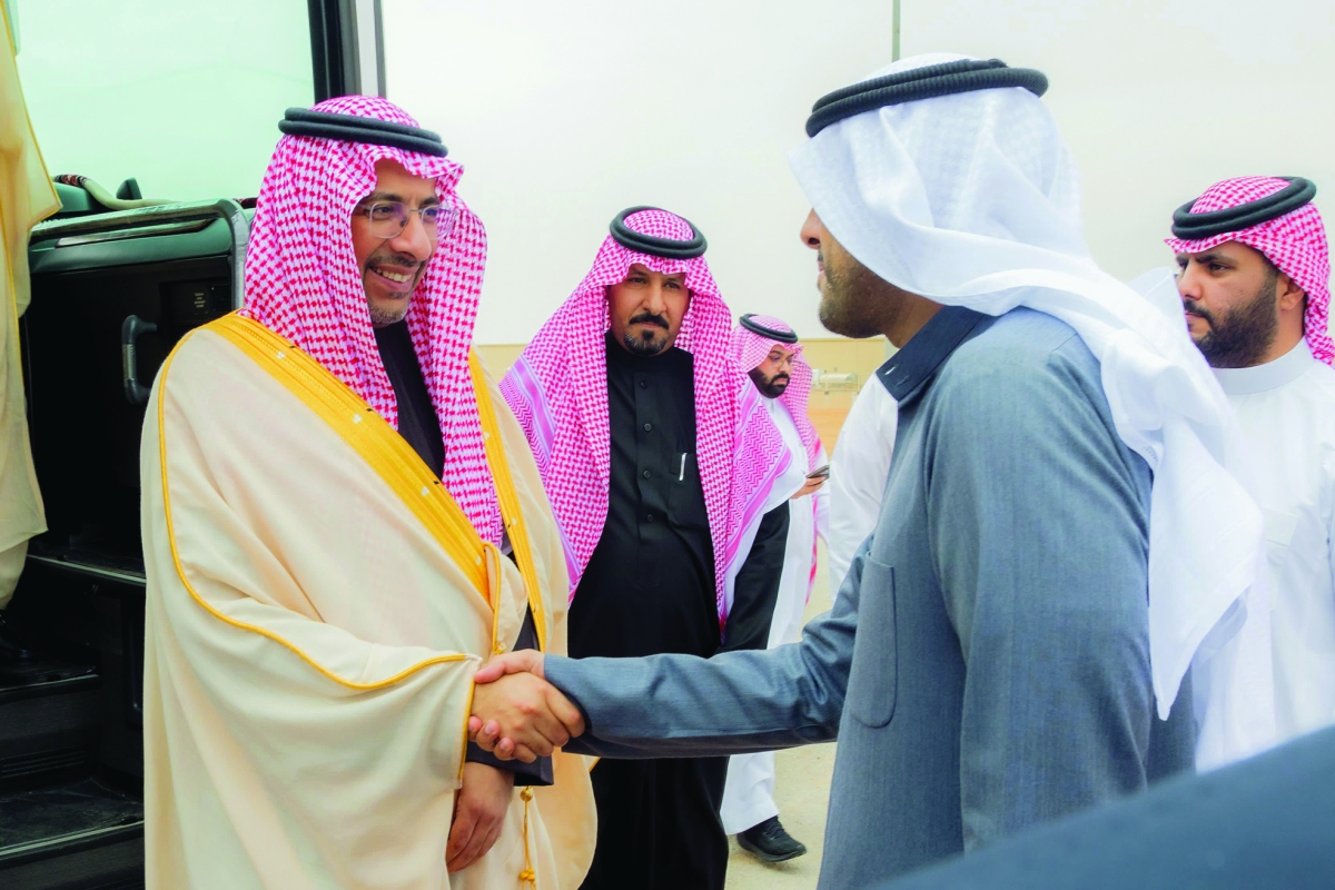 


نائب الرئيس في «صناعات الغانم» عبداللطيف الشارخ مرحباً بوزير الصناعة السعودي 