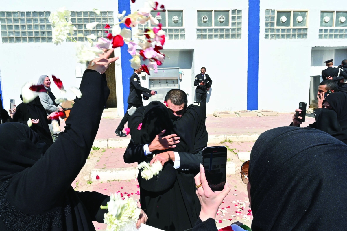 


فرحة الأهل  	  (تصوير أسعد عبدالله) 