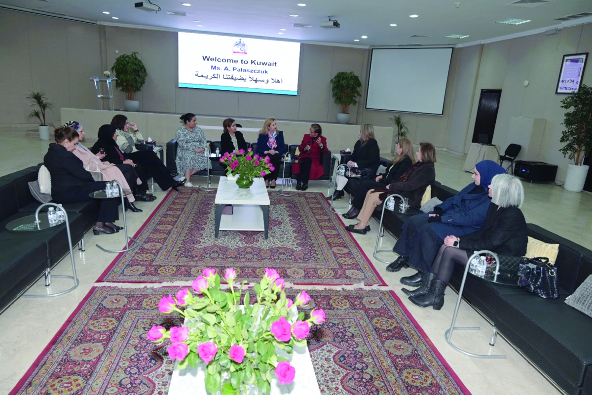 جانب من الحلقة النقاشية 