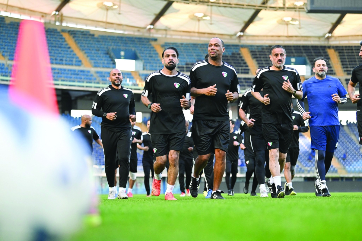 


النجم الكبير عبيد الشمري يقود «أزرق القدامى» في البطولة 