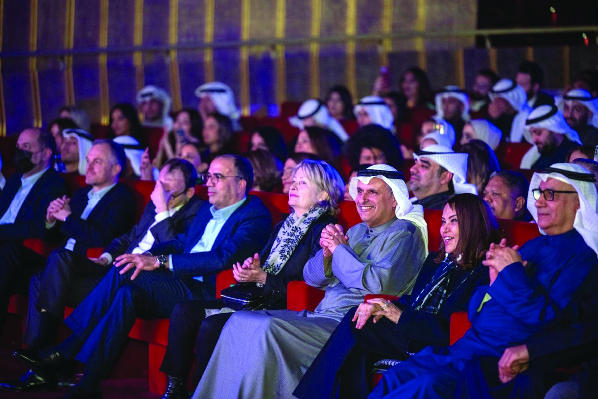 


الإدارة التنفيذية في مقدم الحضور 