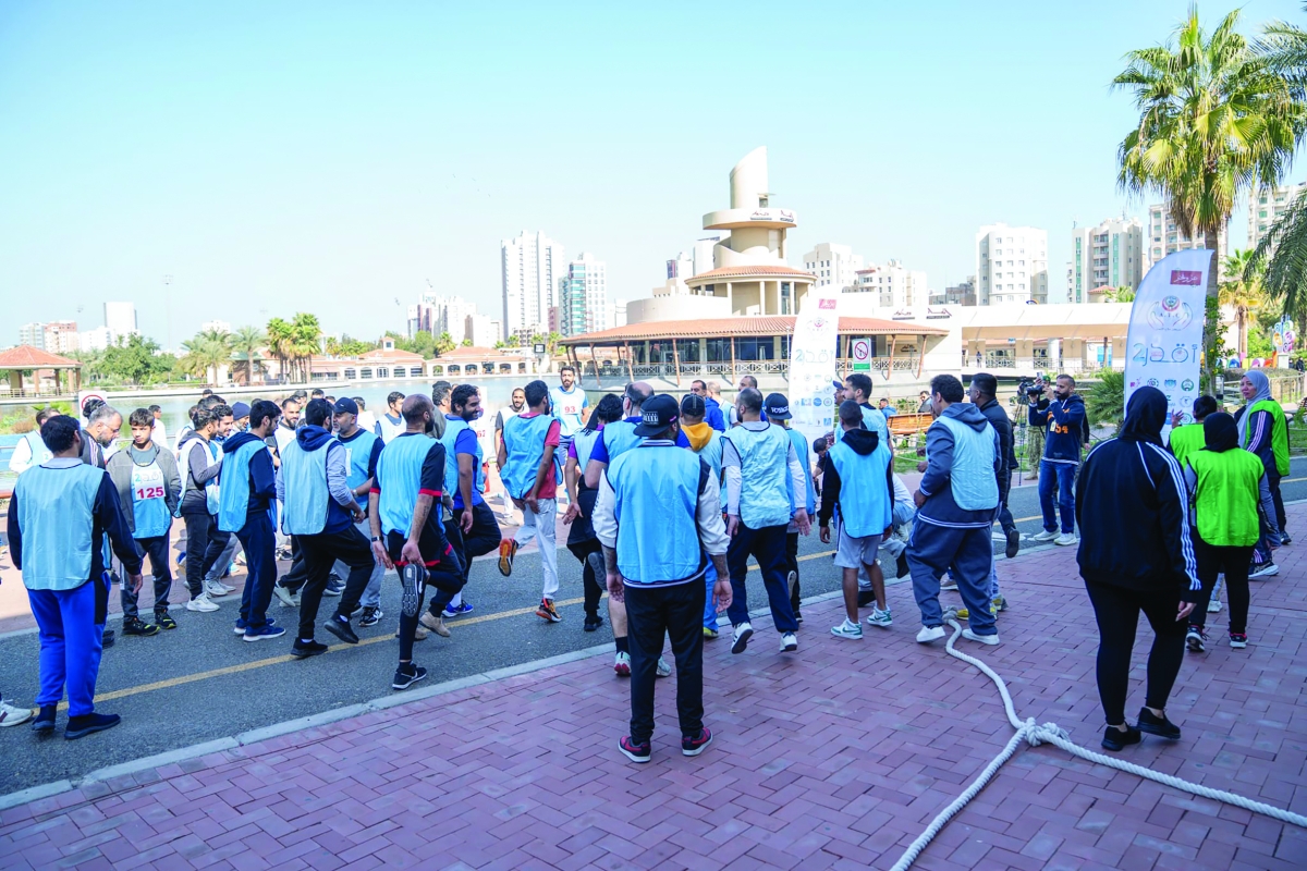 استعدادات وإحماء قبيل انطلاق الماراثون 