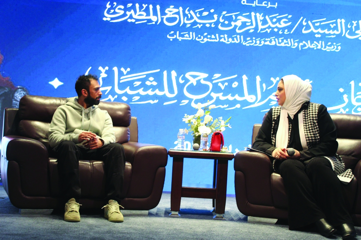 تغريد الداود والبلوشي خلال الندوة