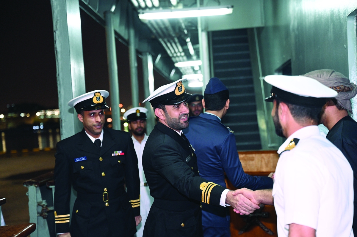 


استقبال طاقم السفينة العمانية 