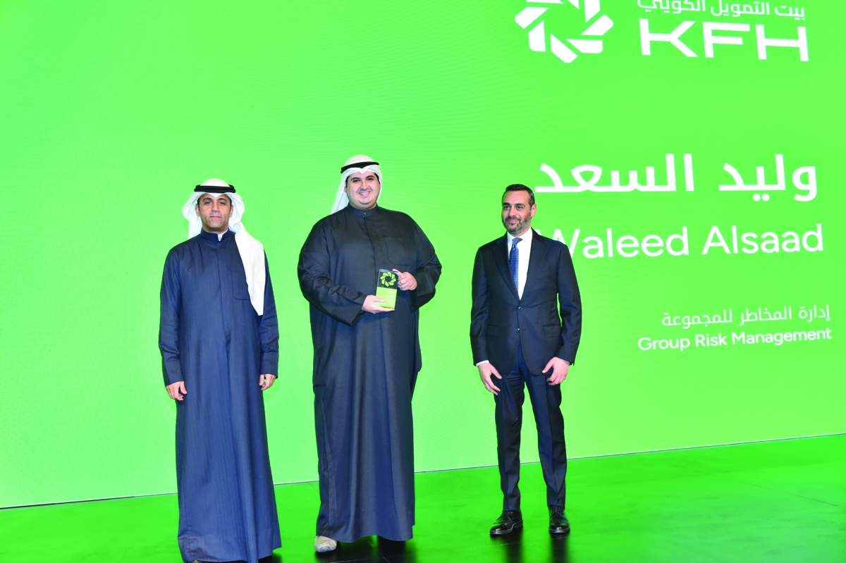 وليد السعد أثناء تكريمه 