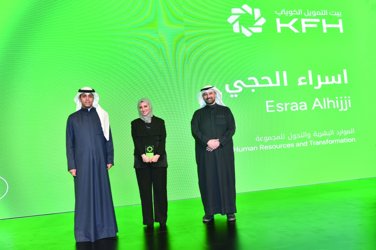 الشملان والحماد يُكرّمان إسراء الحجي 