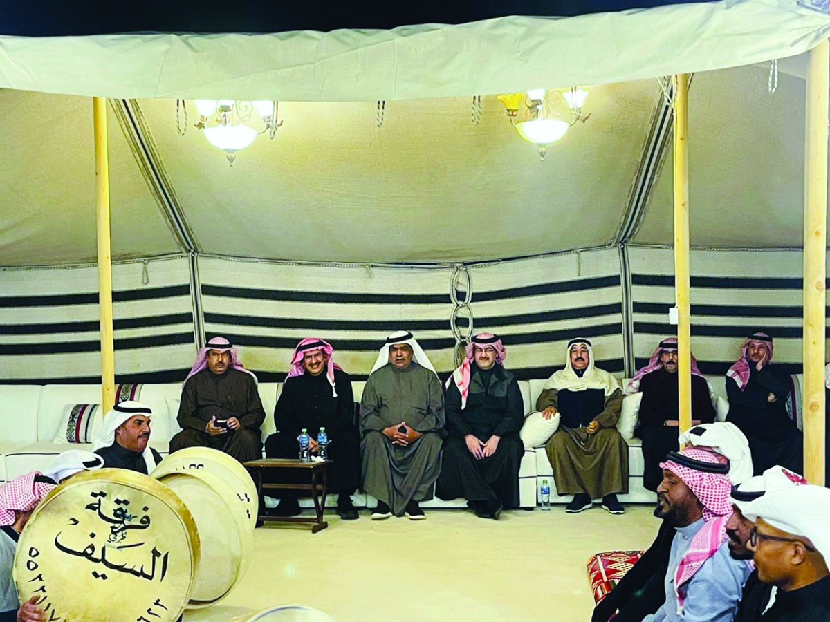 المحافظون في أحد المواقع 