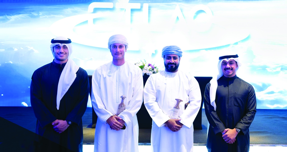 حسن المطوع وهيثم المحرزي وصاحب السمو عزان بن قيس بن طارق آل سعيد وناصر أشكناني 