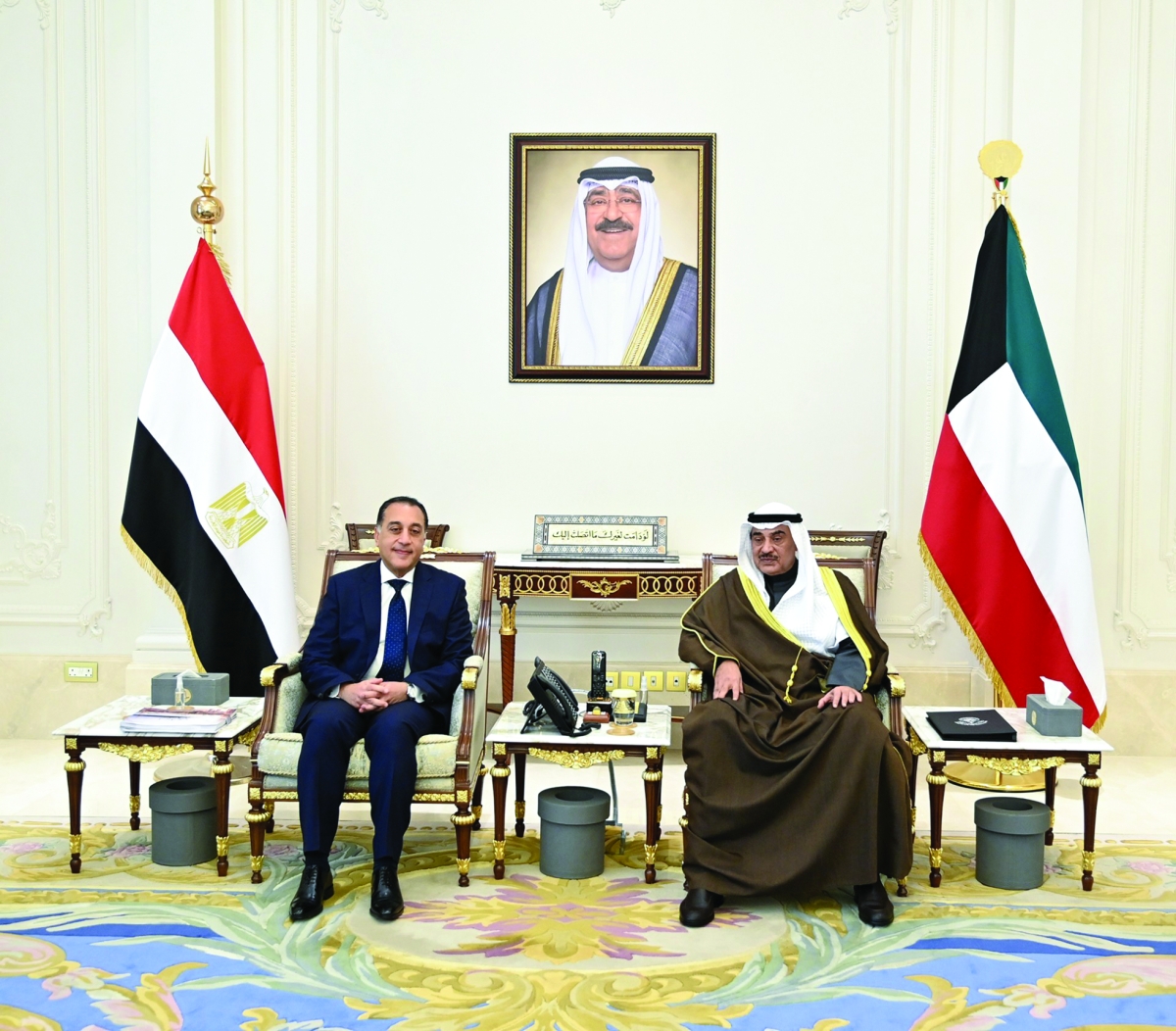 


ولي العهد لدى استقباله رئيس الوزراء المصري 