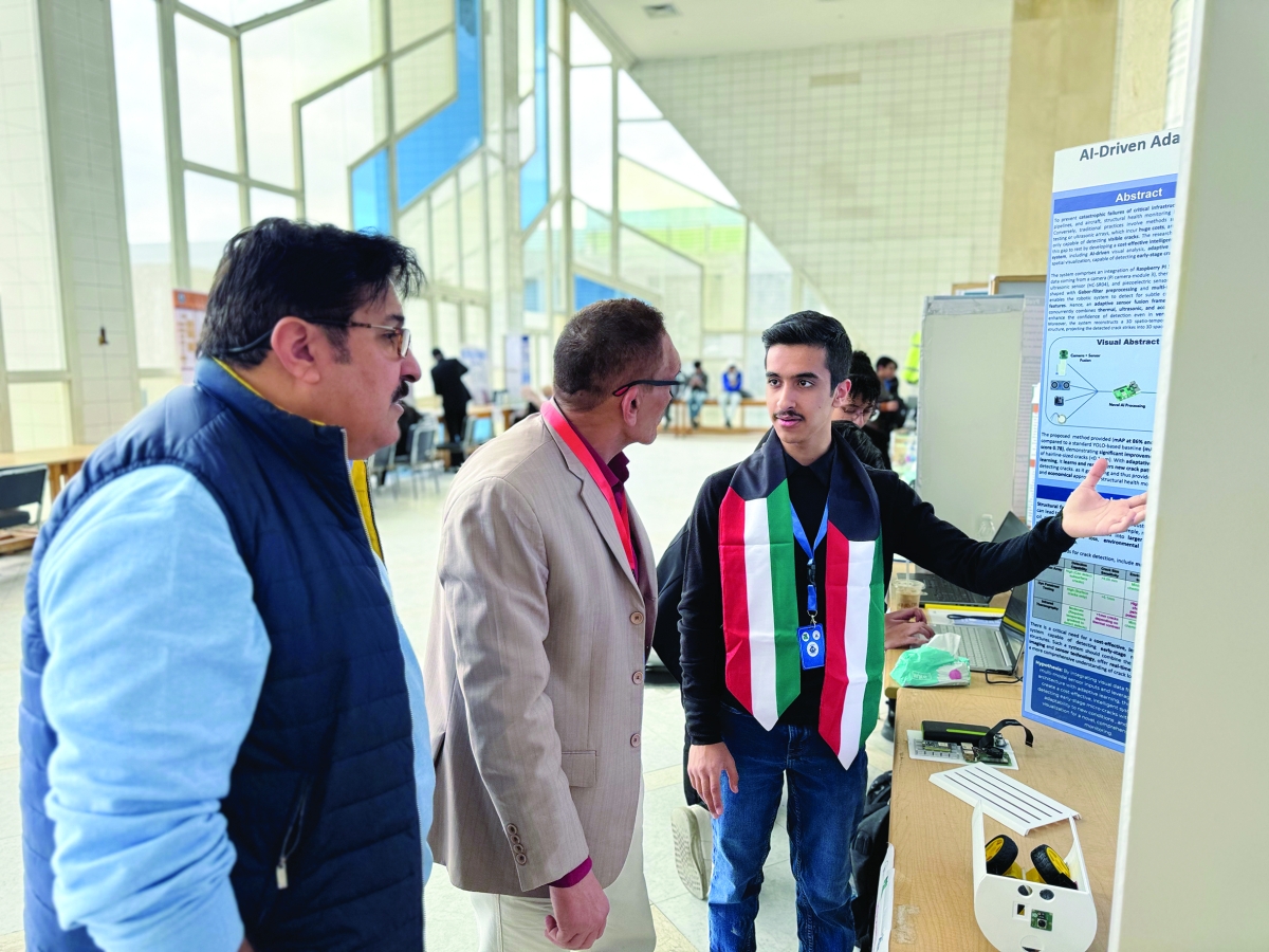 حسين الصالح يشرح فكرة مشروعه للجنة التحكيم 