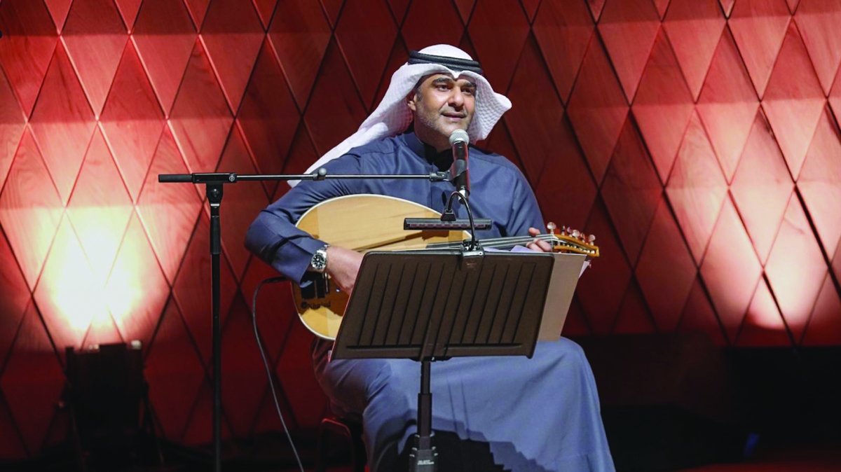 


فواز الرجيب محتضناً عوده 