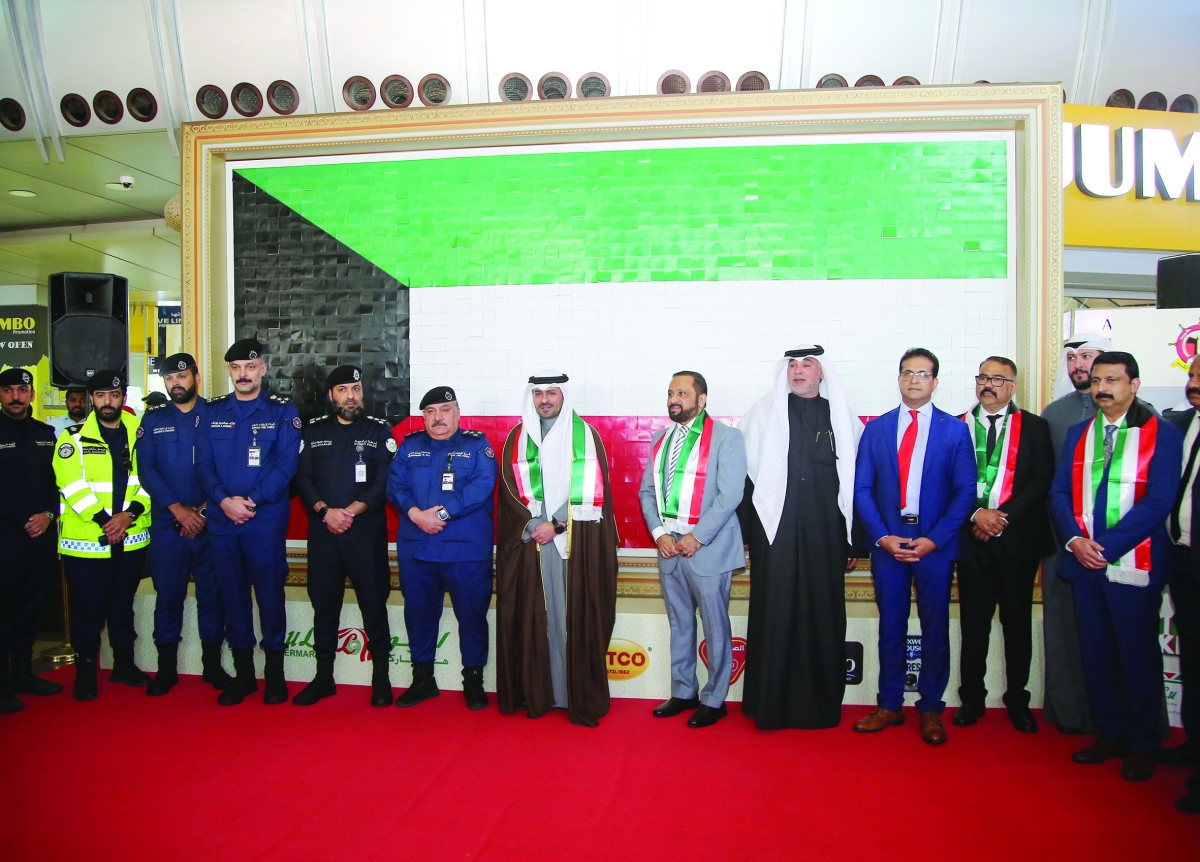 


جانب من تدشين الفعالية بحضور محافظ مبارك الكبير 