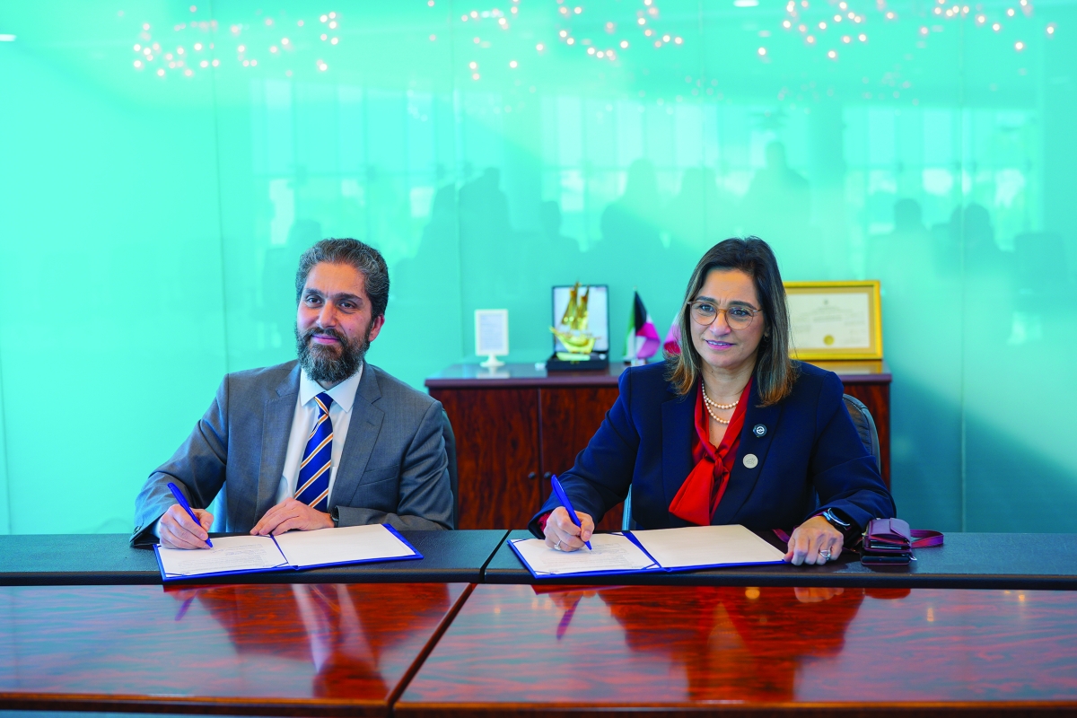 


الحجاج ورئيس الجامعة الدكتور بسام علم الدين خلال توقيع الاتفاقية 