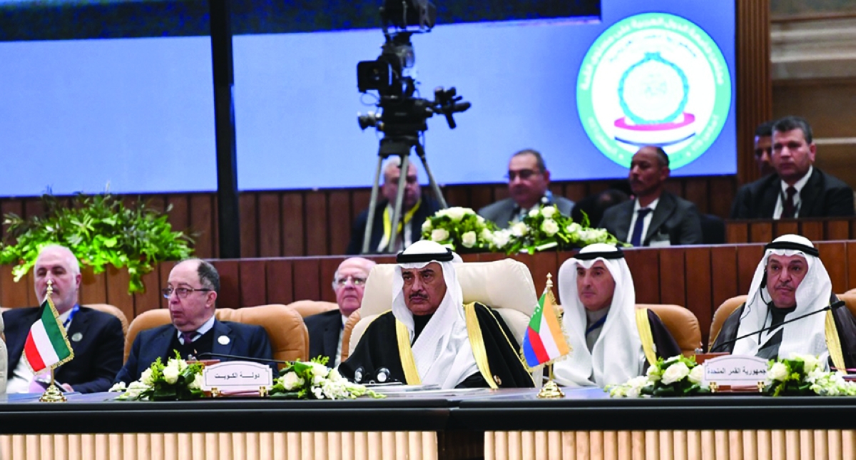 ممثل الأمير مترئساً وفد الكويت في القمة العربية غير العادية بالقاهرة الثلاثاء 