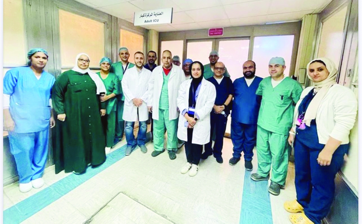 أطباء القسم في لقطة جماعية 