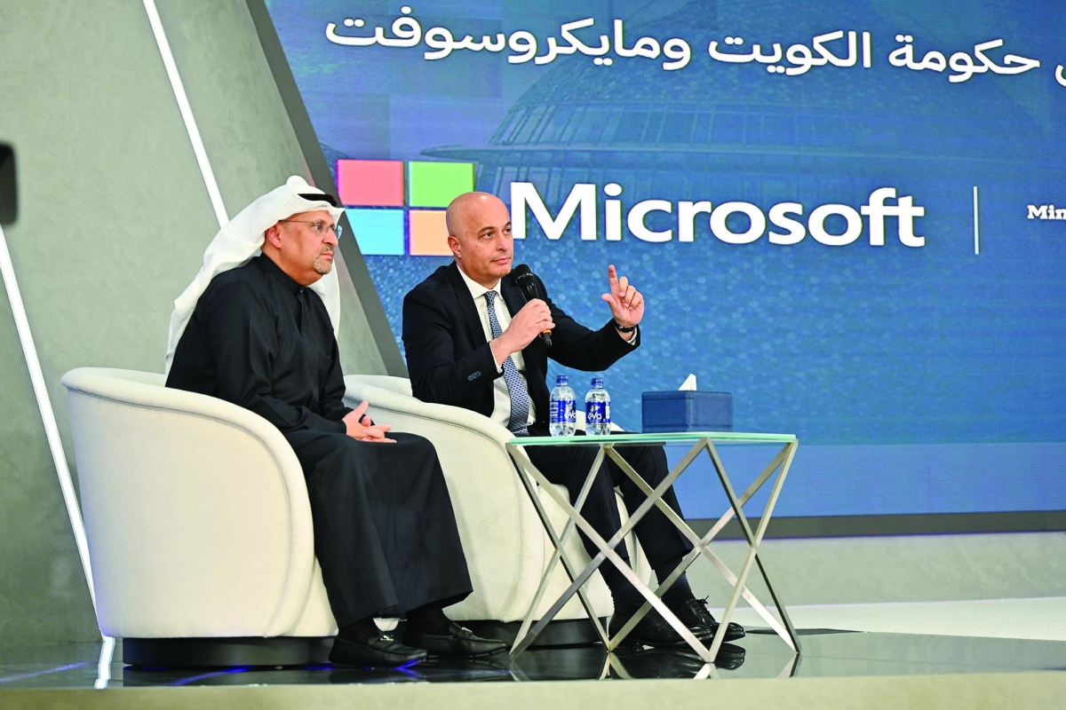 العمر وأبو لطيف يتحدثان في المؤتمر الصحافي