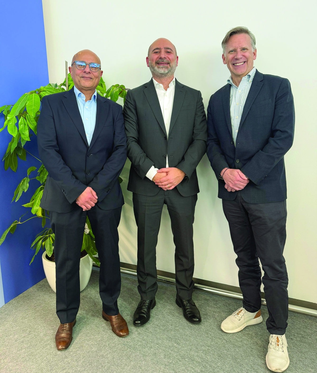 


عصفور وكالدويل والهواري في المؤتمر العالمي للاتصالات في برشلونة 