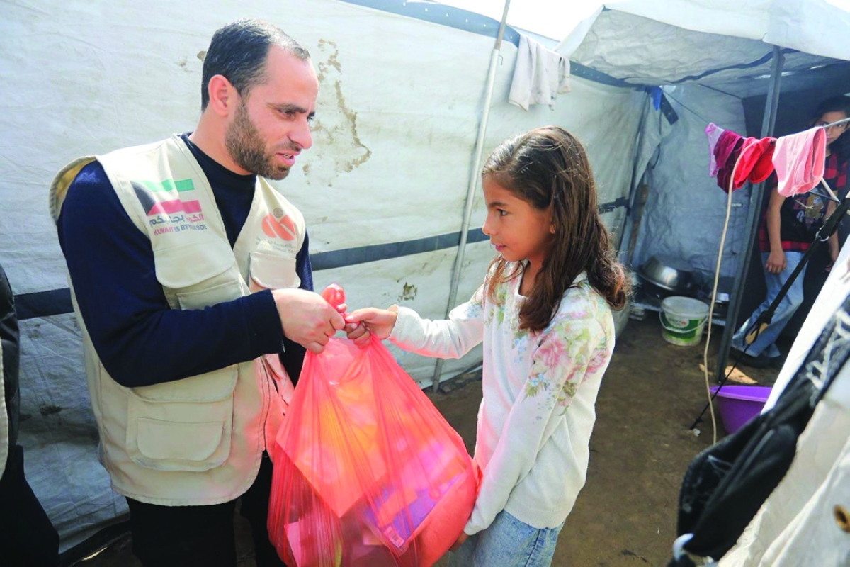 


جانب من توزيع المساعدات 