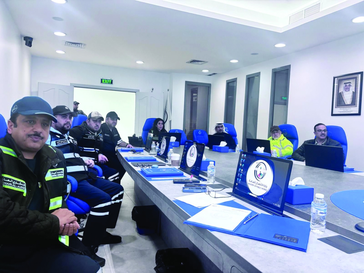 


المشعان تتابع من غرفة العمليات تداعيات الأمطار 