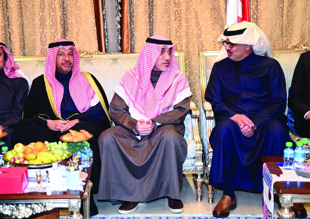 


حديث بين اليوسف والسفير السعودي 