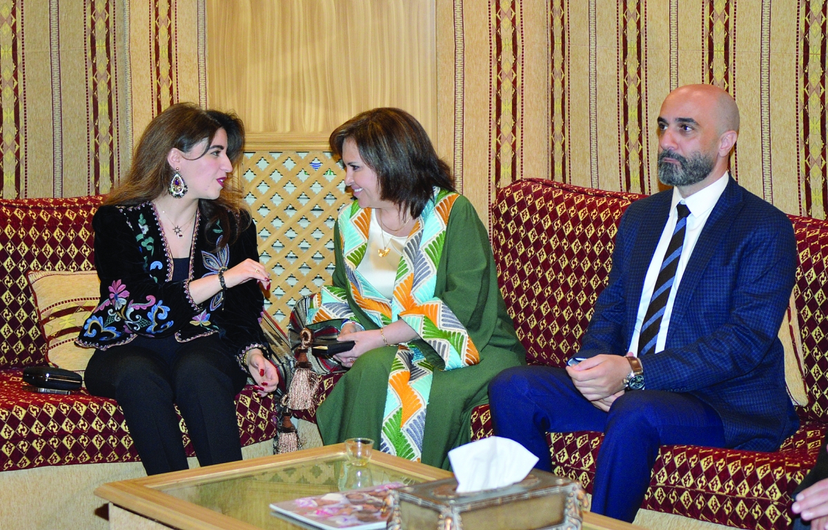 


مازن أبو الحسن ونسرين ربيعان وميا العضم 