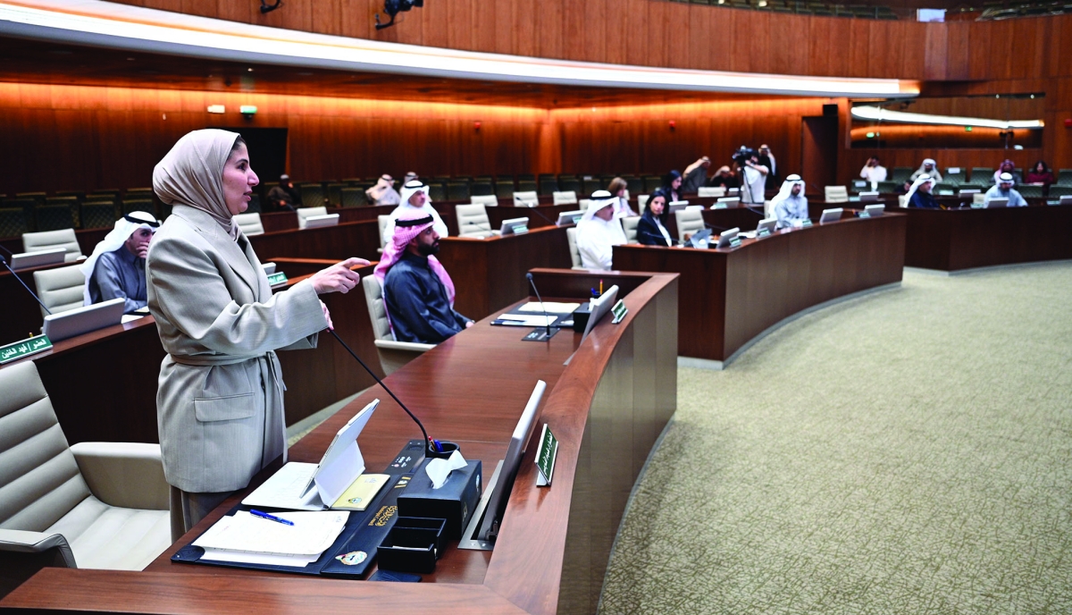 


علياء الفارسي تُعقّب على اعتراض الوزير 