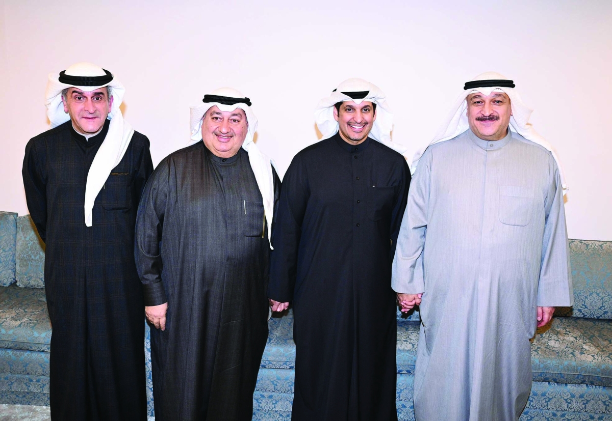 وزير الصحة وعماد بوخمسين 