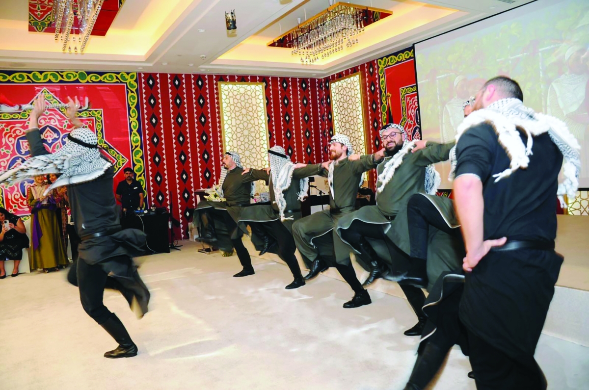 الدبكة الفلسطينية