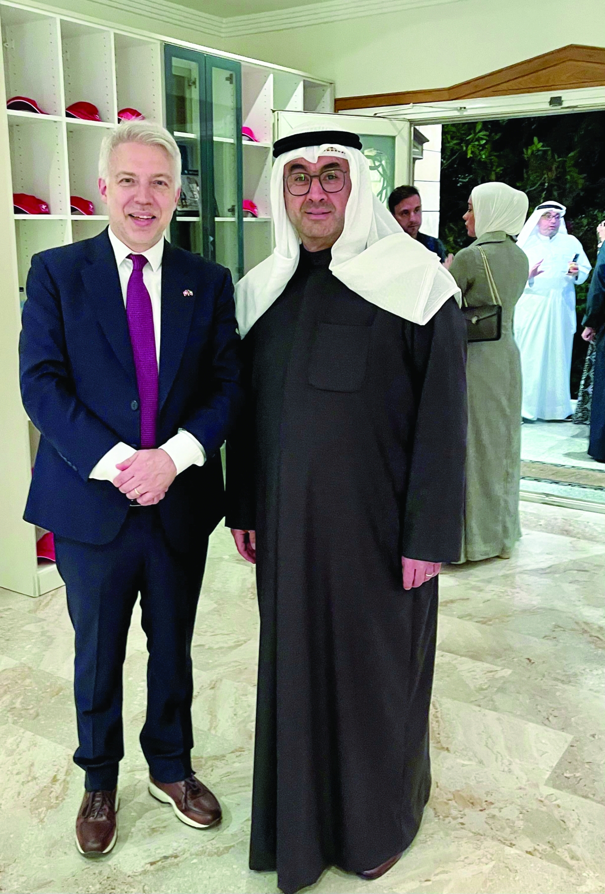 مساعد وزير الخارجية لشؤون أوروبا مع السفير السويسري