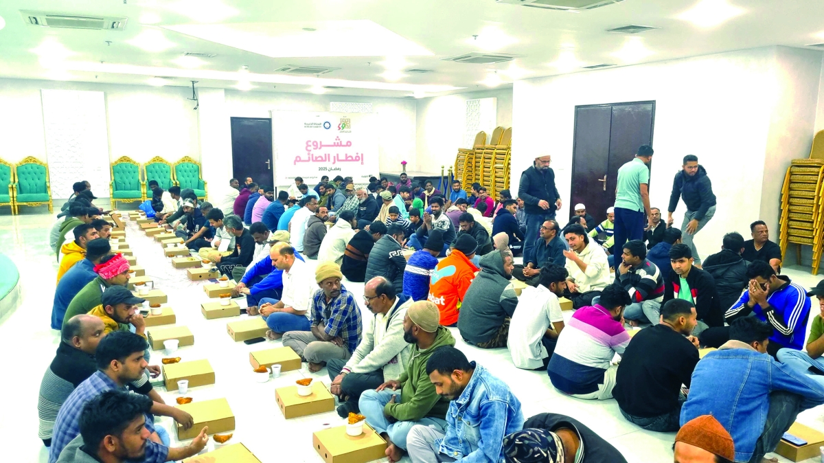 


جانب من الإفطار في أحد المواقع بدعم أمانة الأوقاف 