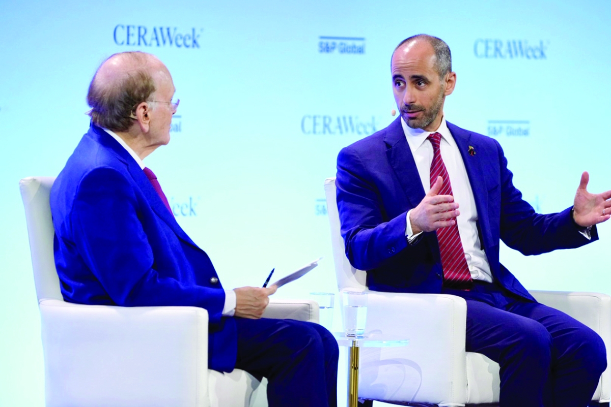 نواف السعود متحدثاً خلال المؤتمر 