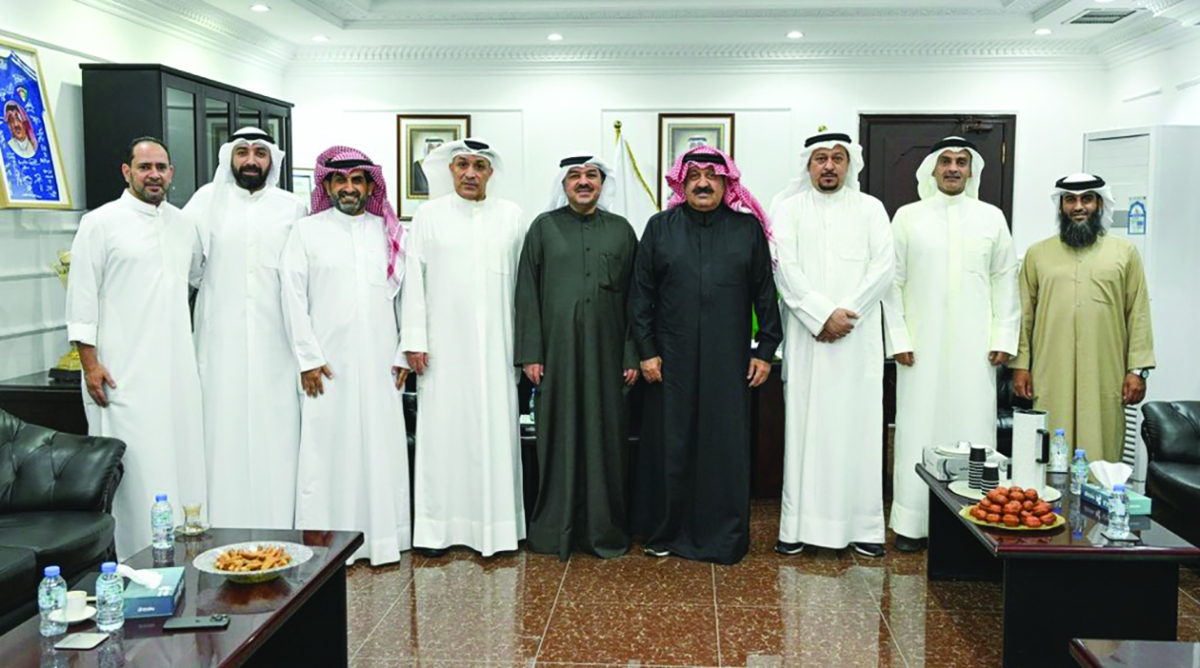 


اليوسف وحسين يتوسطان ممثلي العربي والقادسية 