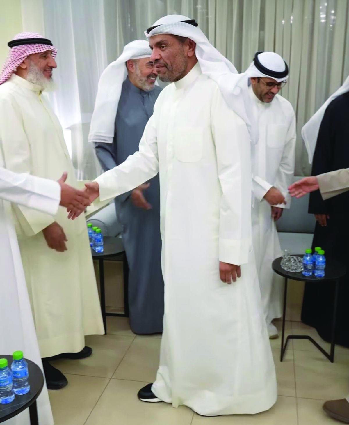 اليحيا يقدم التهاني 